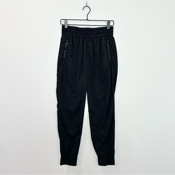 Aritzia Tna Lightweight Black Joggers Athletic Athleisure size Small - Picture 1 of 9